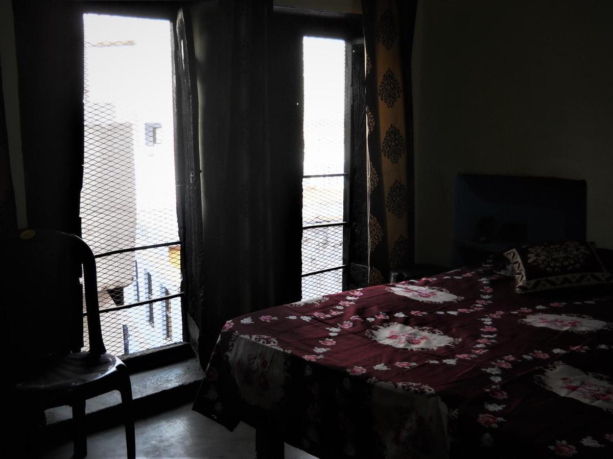 Standard Double Room with Shared Bathroom