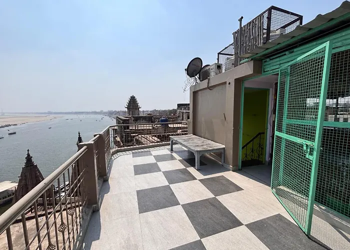 Guest house: Bhadra Kali Guest House